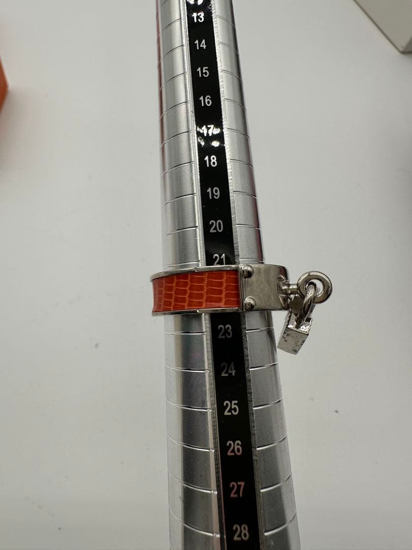 処分値下げ　HERMES オレンジ ロック付きリング