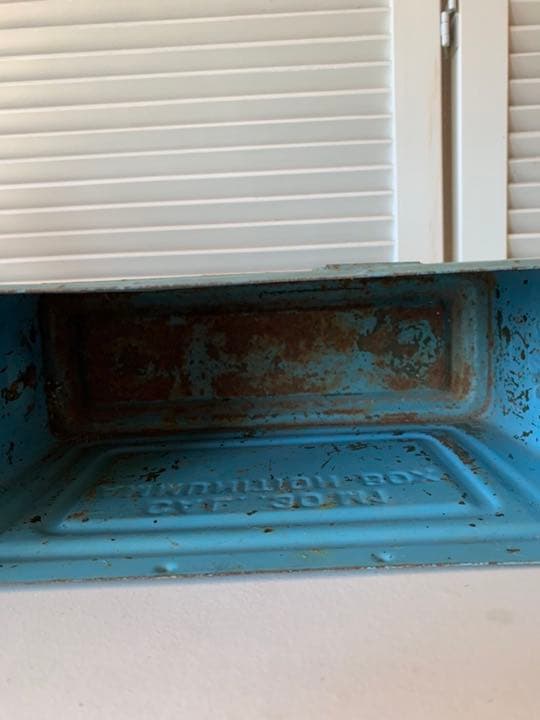 ◎ちょっと値下げ☆アンティークな小物入れ★（鉄製・缶）