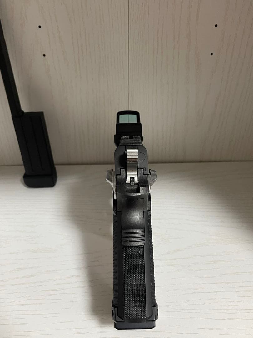 ハイキャパE【拡張マガジン＆サイト付き】