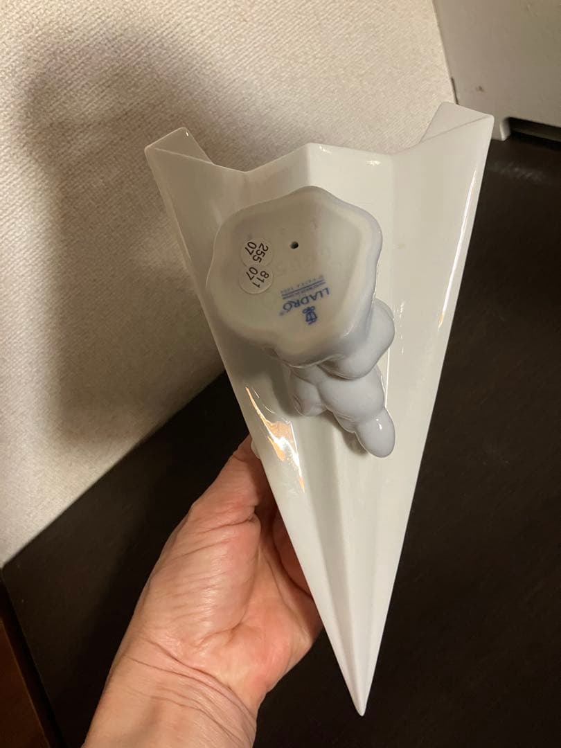 LIADRO リアドロ 犬と紙飛行機 可愛いパイロット