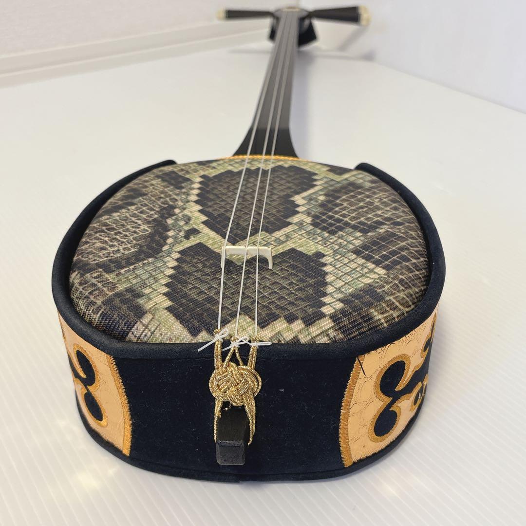 【美品】沖縄三線 三味線 人工革 蛇 ヘビ へび 初心者 入門 民族楽器 弦楽器