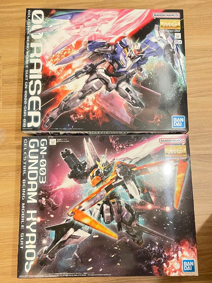 MG 1/100 ダブルオーライザー MG 1/100 ガンダムキュリオス