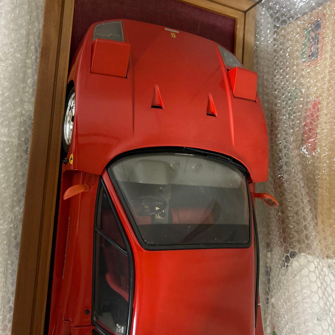 Ferrari F40 模型。ケース付き。