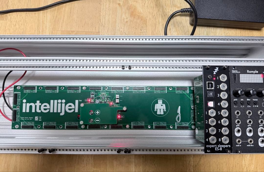 Intellijel 104HPケースジャンクモジュラーシンセサイザー