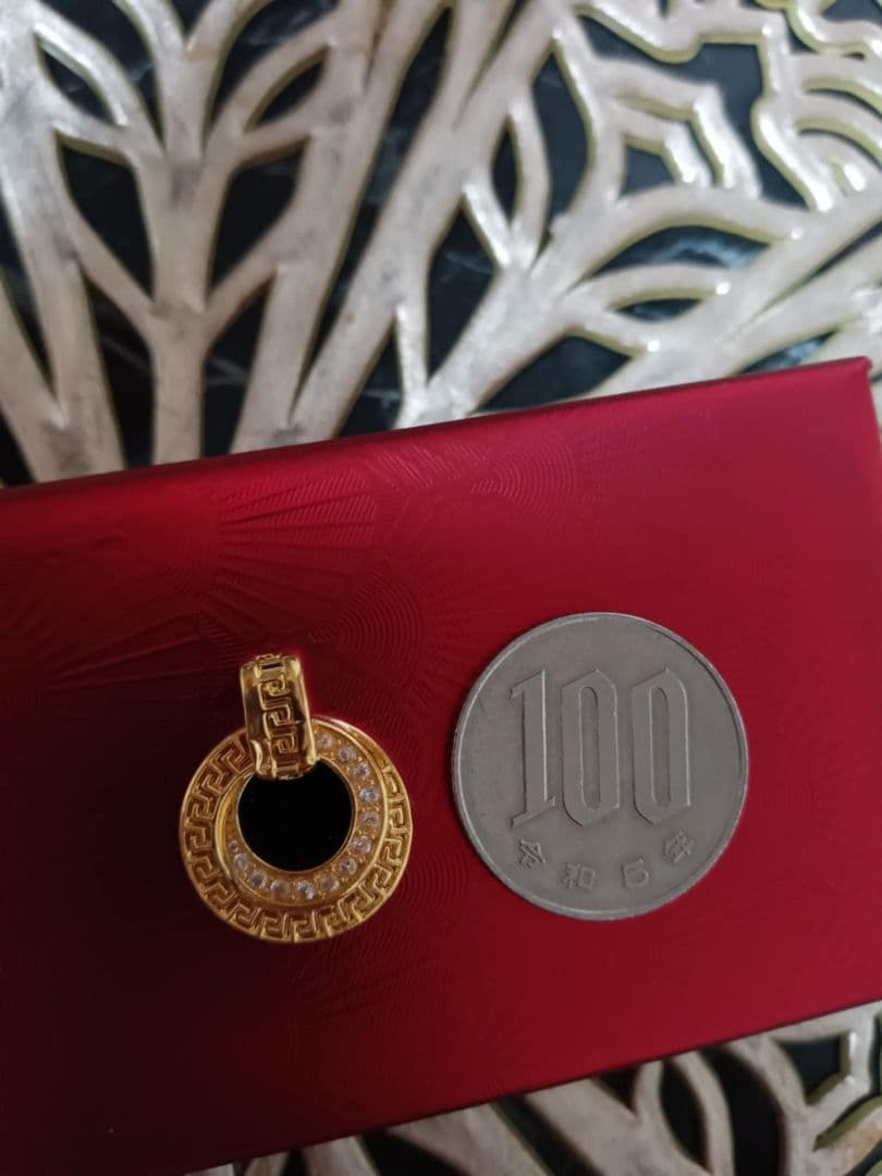 ヴェルサーチVERSACE au750印鑑有りイエローゴールドトップペンダント