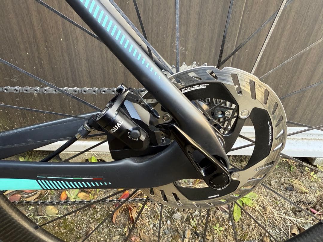 Bianchi OLTRE XR3 Di2 11速　機械式ブレーキ