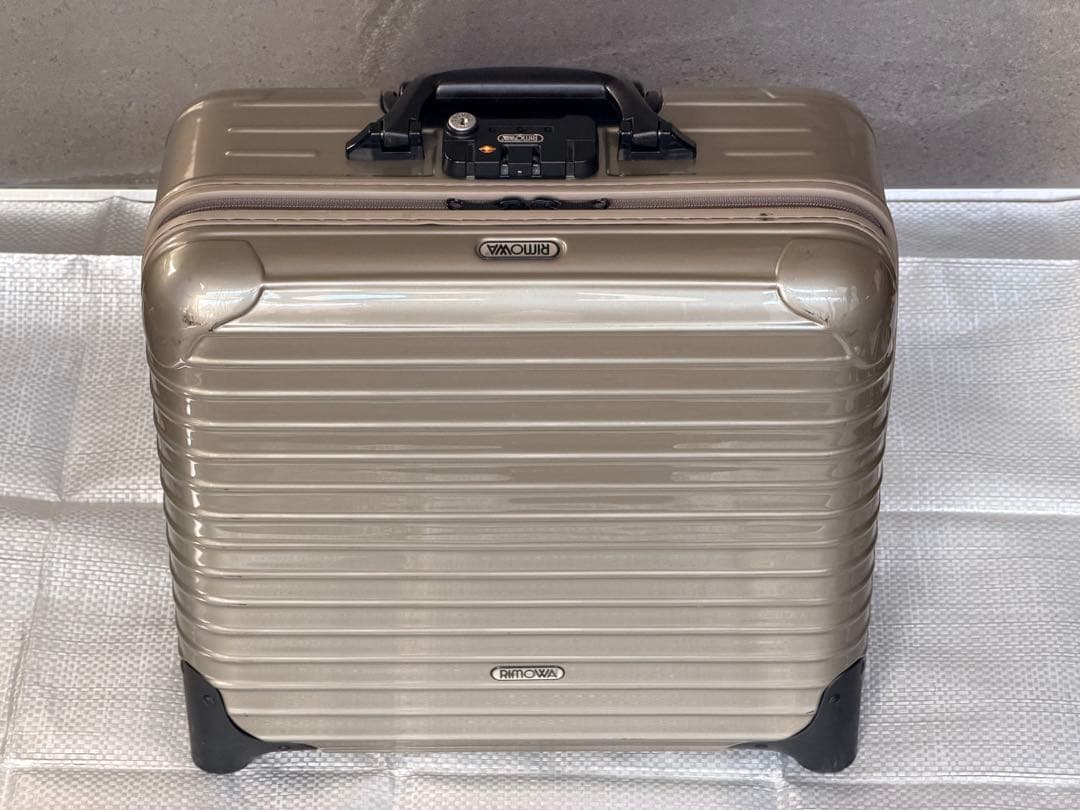 ⭐️RIMOWA リモワ サルサ ビジネストローリー 23L 2輪 ゴールド