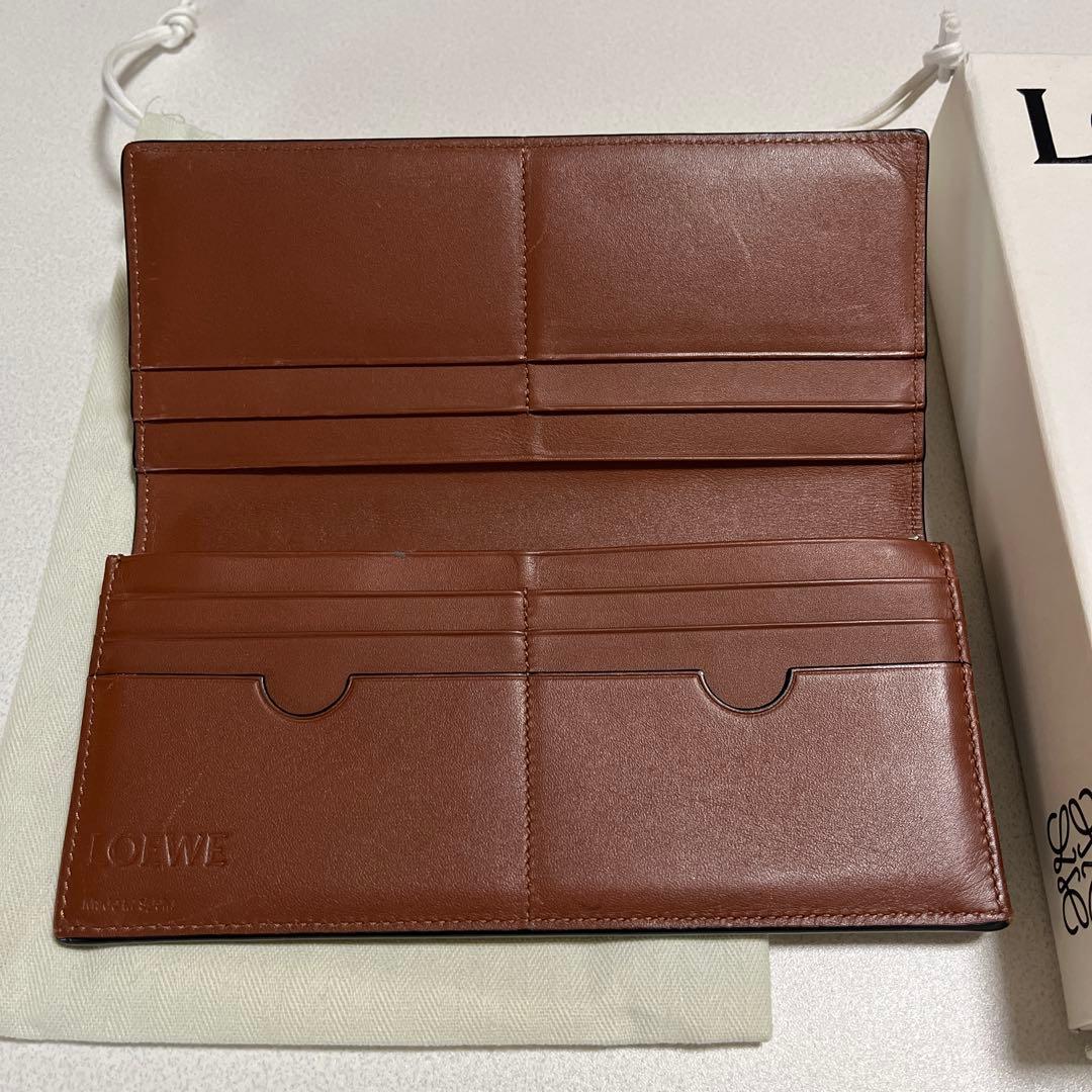LOEWE ブラウンレザー 折り財布