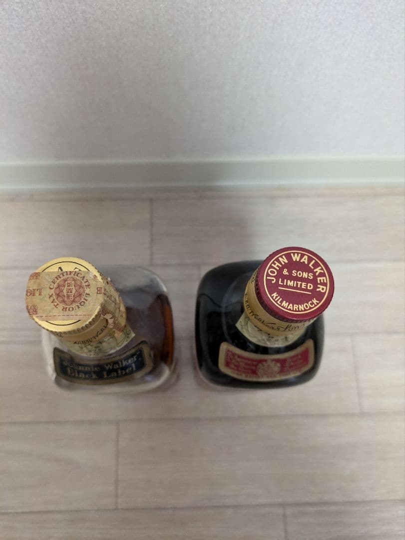 ジョニーウォーカー　黒ラベル　赤ラベル　ウイスキー特級　未開封　70年代　古酒