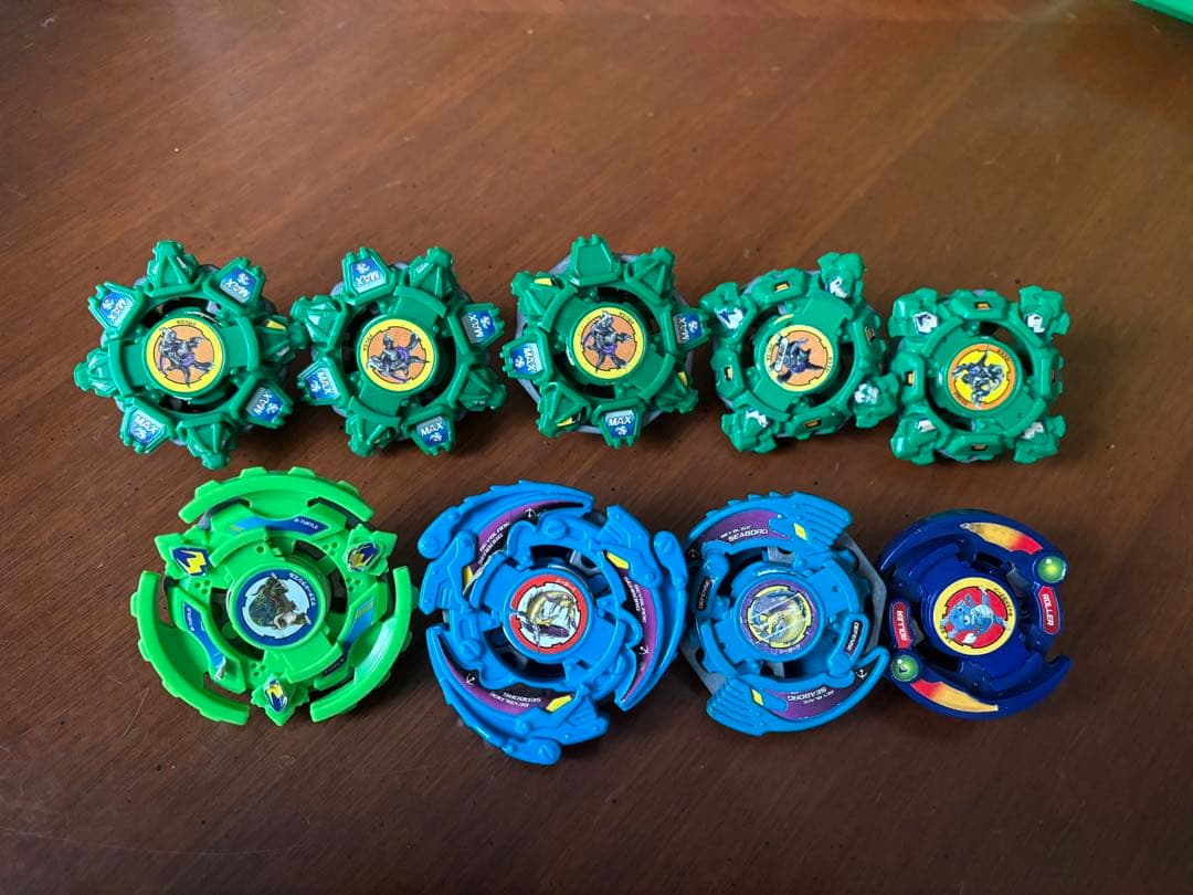 初代ベイブレード30個まとめ売り♪(スタジアム、レア☆ランチャー付き)