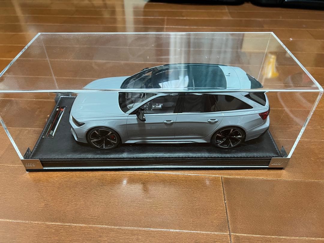 MOTORHELIX 1/18 ナルドグレー　Audi RS6 Avant