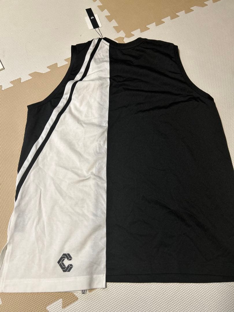 新品未使用　CRONOS ブラック/ホワイト タンクトップ