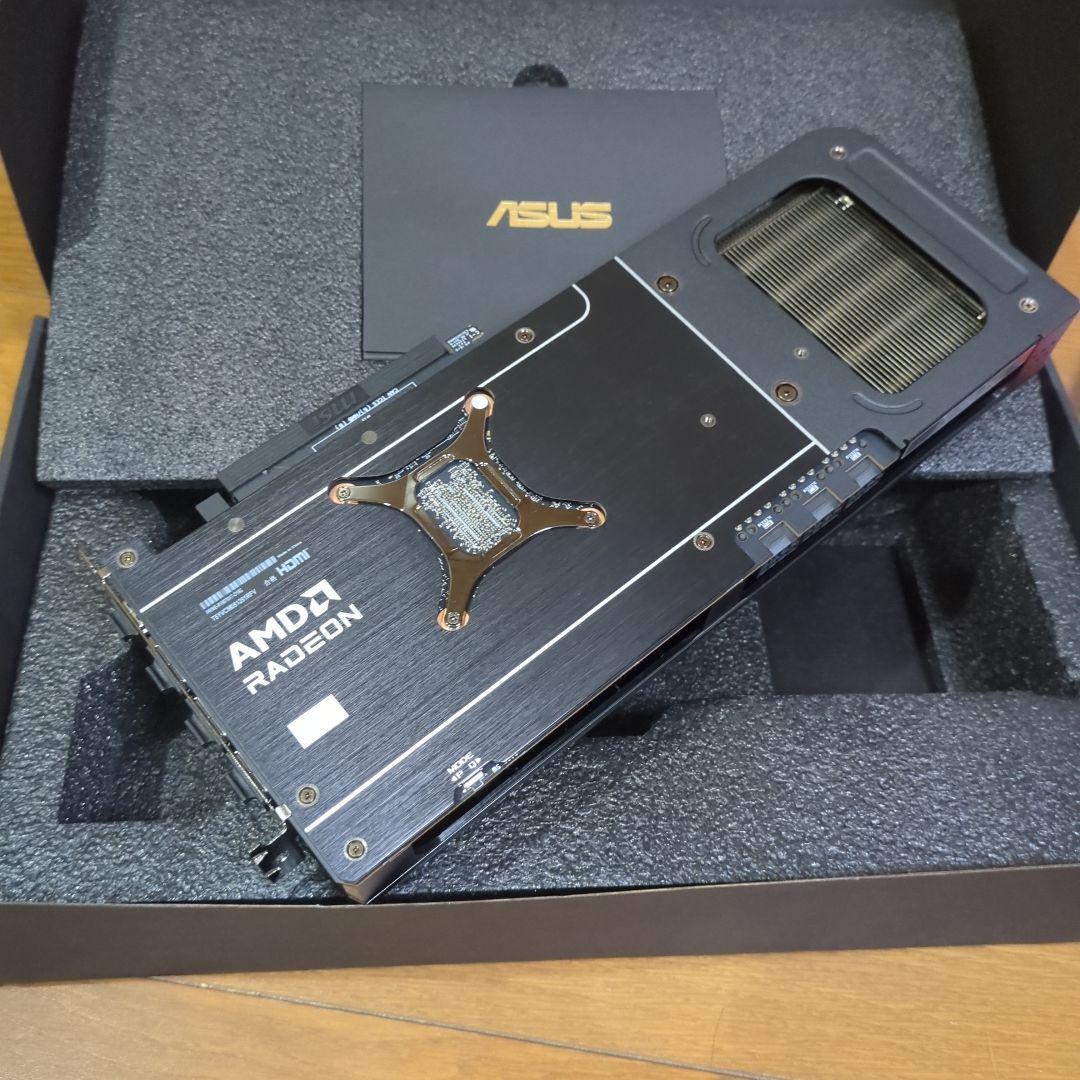 グラフィックボード・グラボ・ビデオカード ASUS AMD Radeon RX 9070 XT OC 16GB