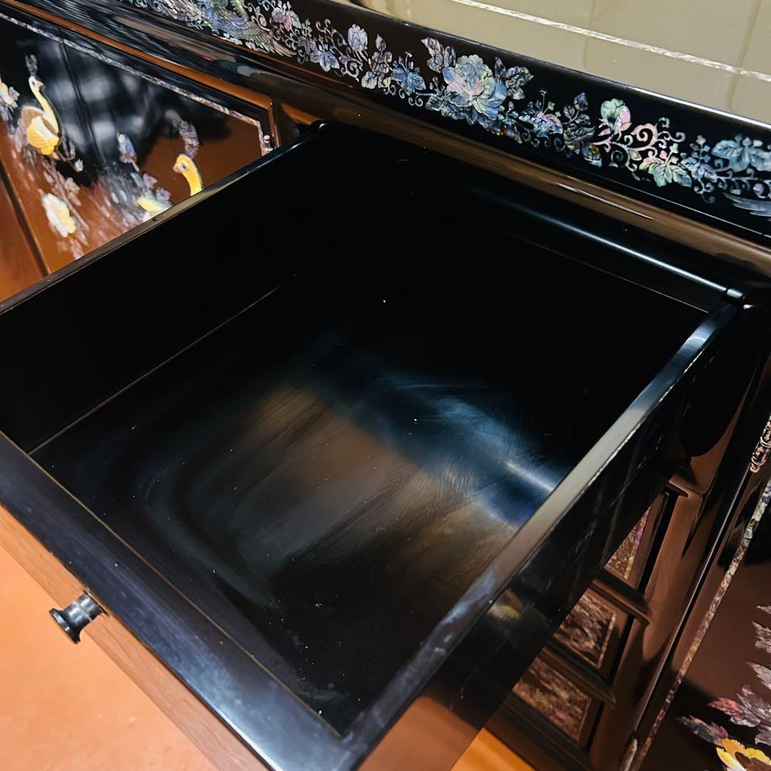 螺鈿細工キャビネット　箪笥　高級家具　孔雀　鶴　月　動物柄　韓国　中国　民芸家具