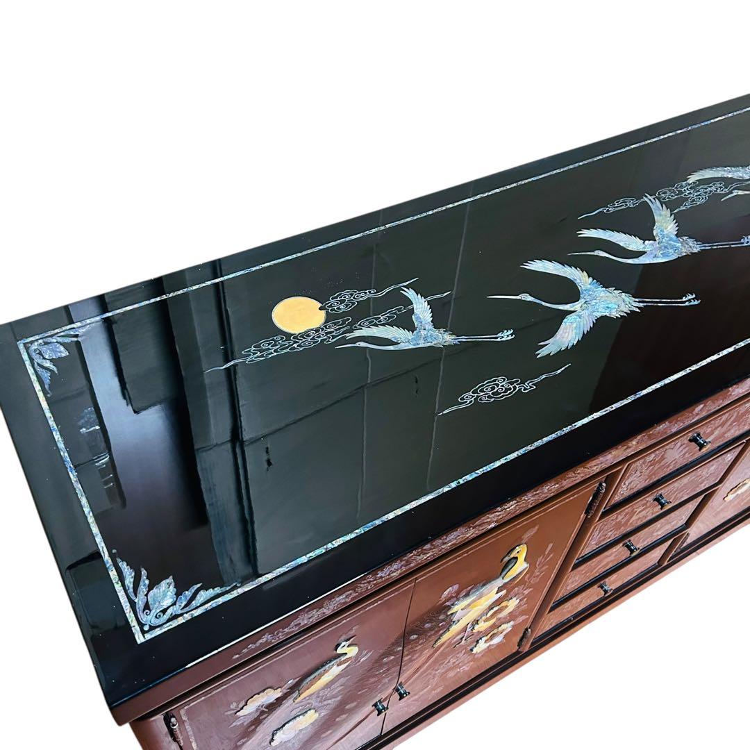 螺鈿細工キャビネット　箪笥　高級家具　孔雀　鶴　月　動物柄　韓国　中国　民芸家具