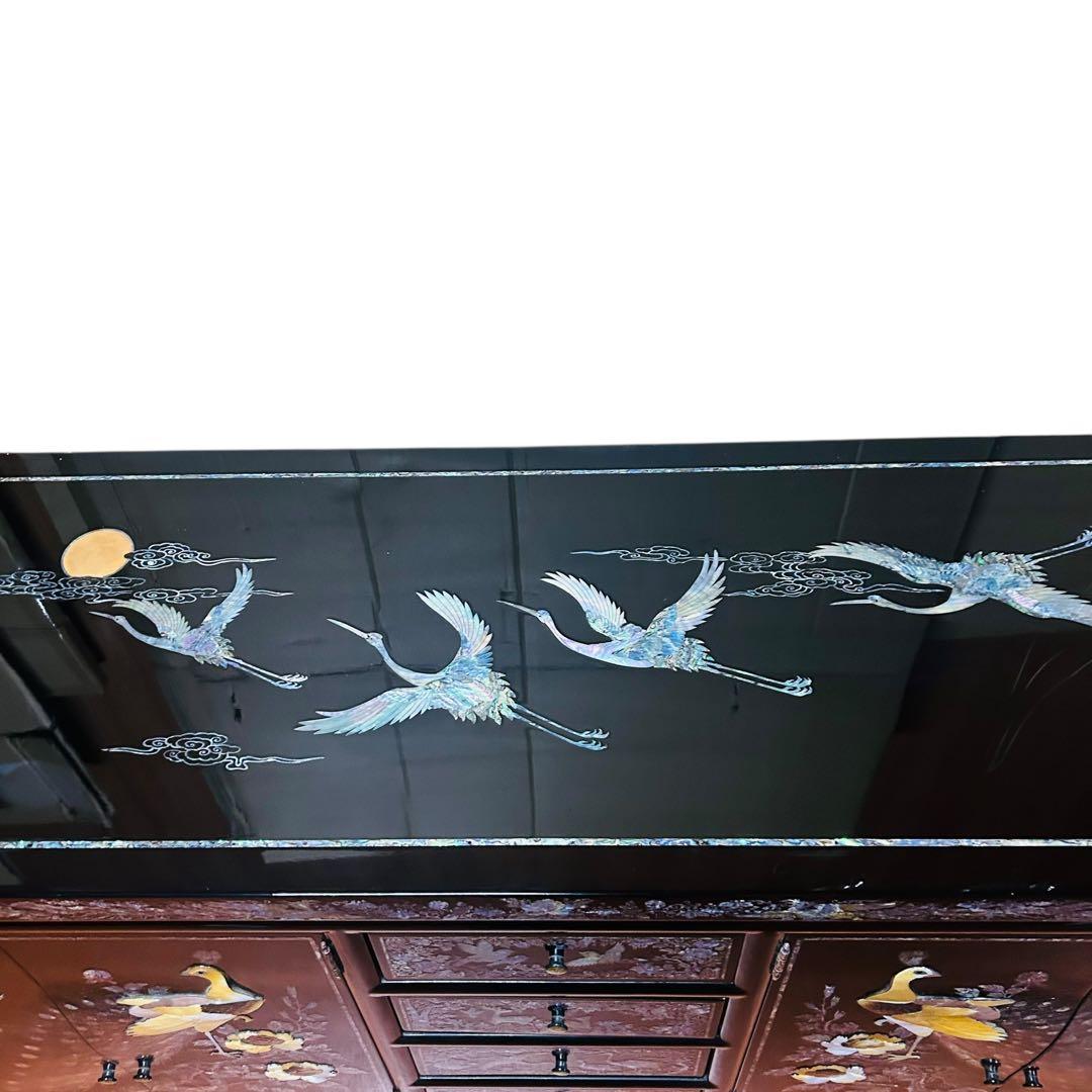 螺鈿細工キャビネット　箪笥　高級家具　孔雀　鶴　月　動物柄　韓国　中国　民芸家具