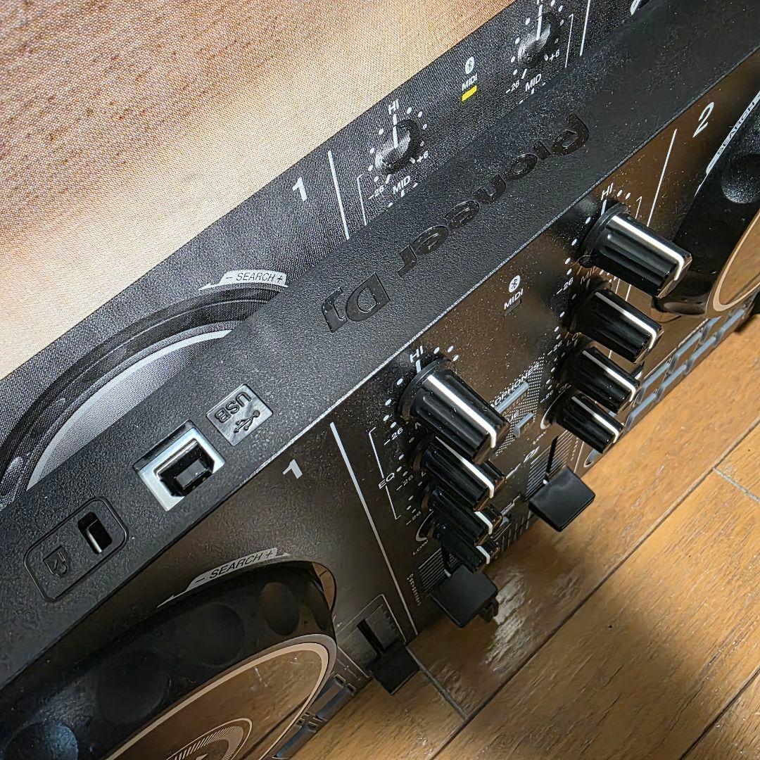 美品‼Pioneer DJ(パイオニア)DJコントローラー　DDJ-200