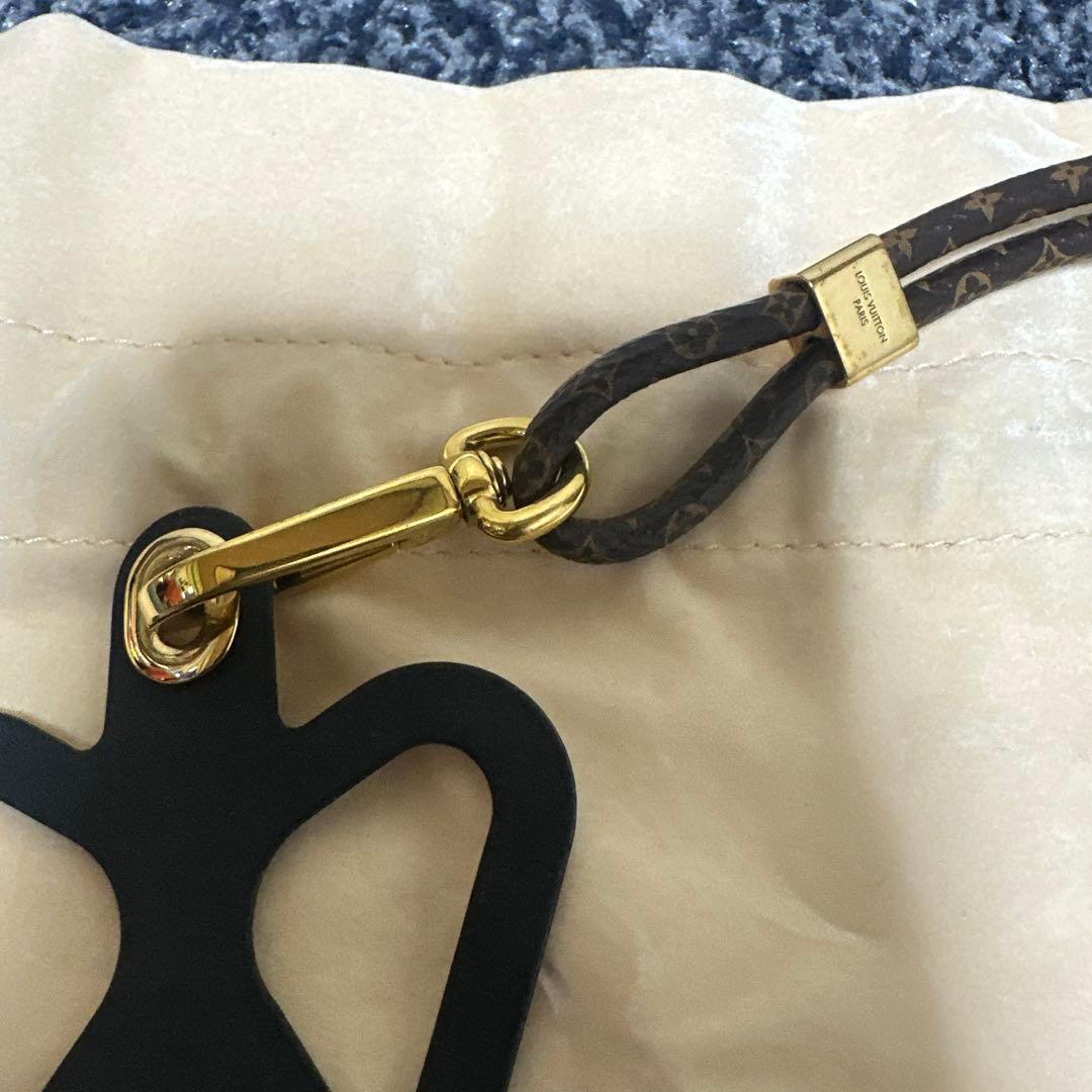 Louis Vuitton ブラックストラップ