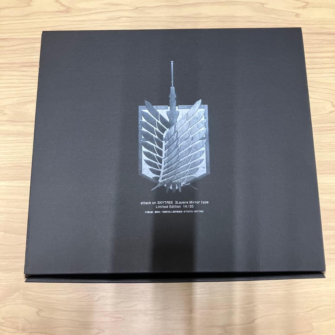 《新品》進撃の巨人（進撃の巨塔アクリル3枚重ねミラータイプパネル）