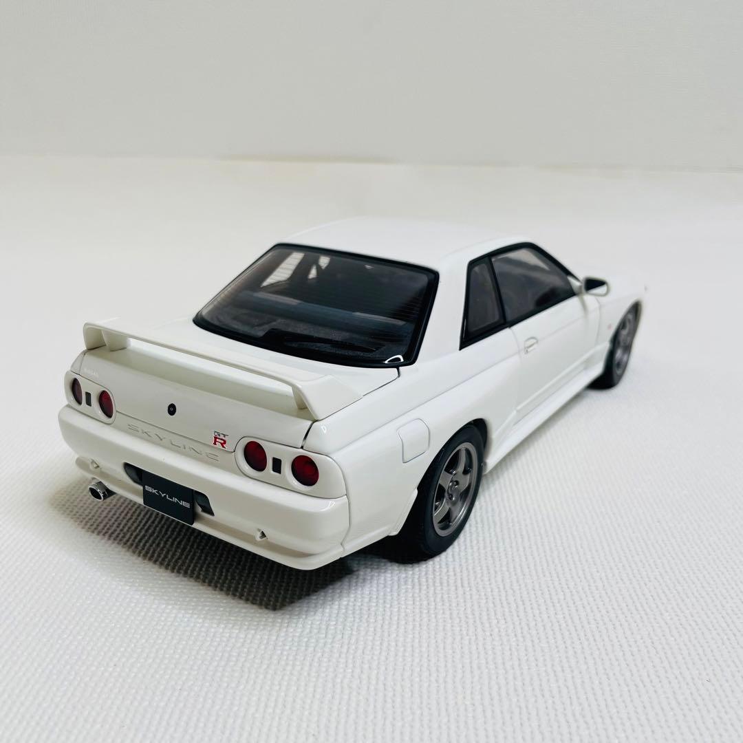 ミニカー AUTOart 1/18 NISSAN SKYLINE GT-R R32