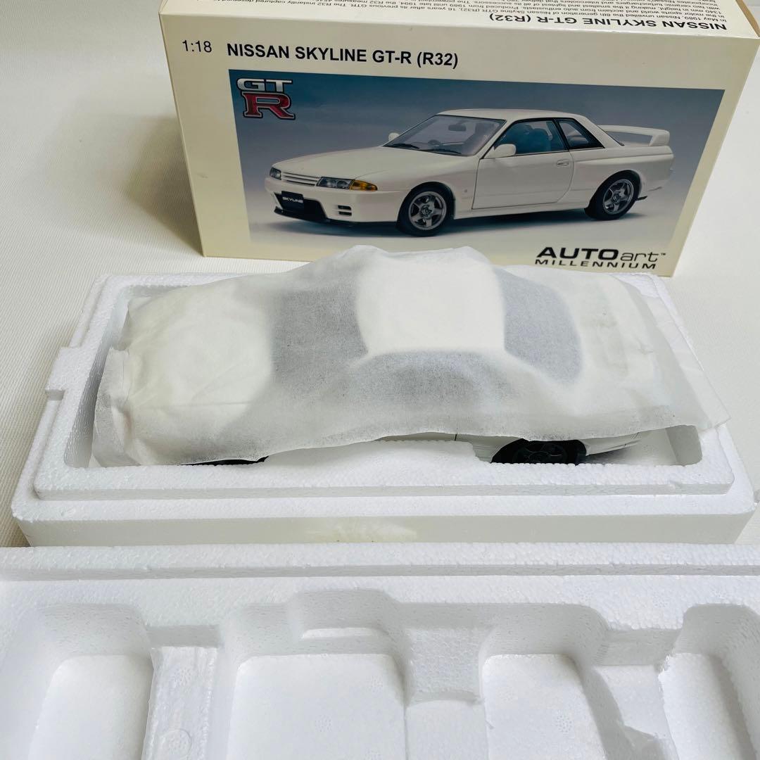 ミニカー AUTOart 1/18 NISSAN SKYLINE GT-R R32