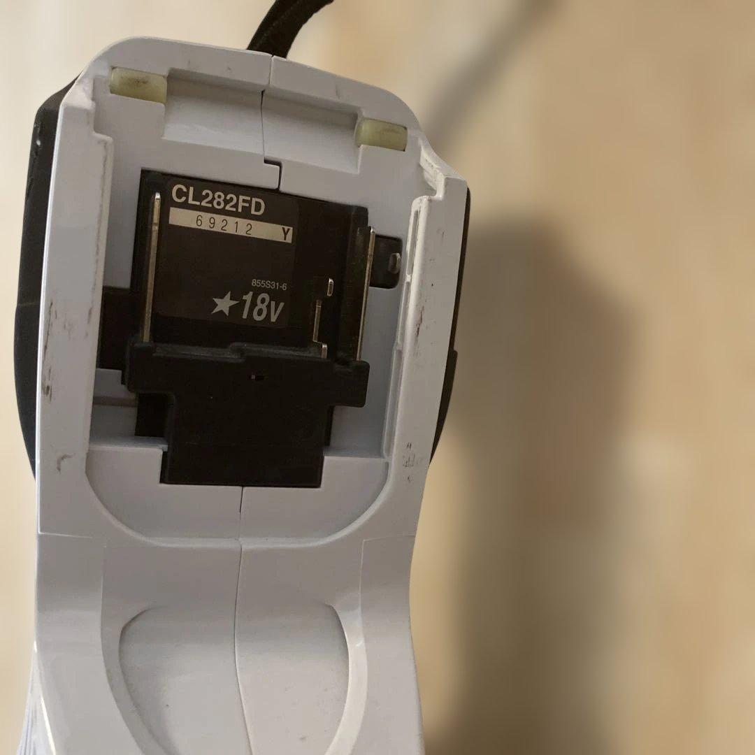 Makita 充電式クリーナー CL282FD 18V