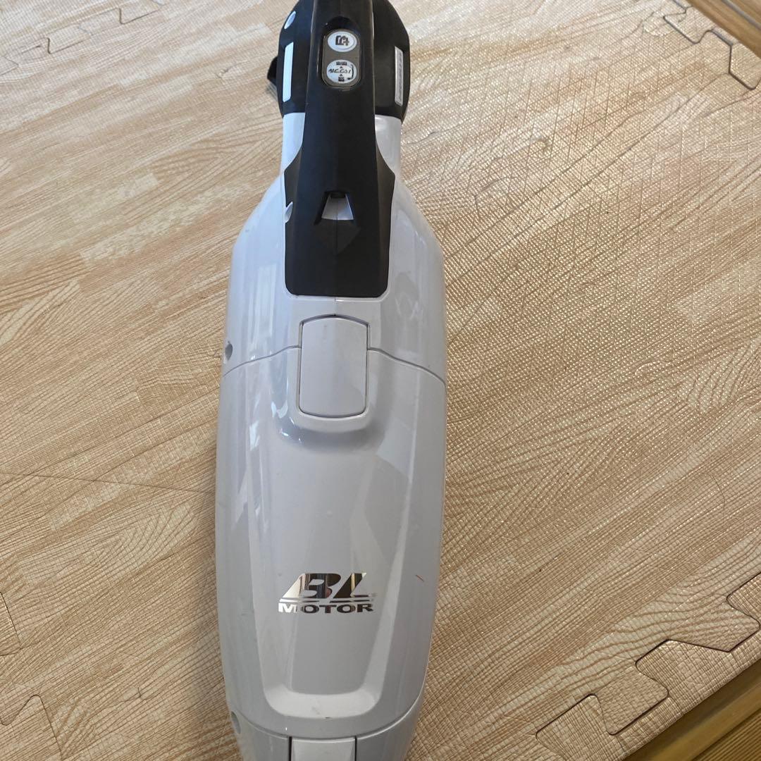 Makita 充電式クリーナー CL282FD 18V