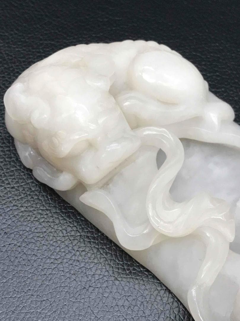清時代　和田白玉 双神獣獅子彫水洗　白和田玉彫り　水指　水差し　文房(F-29)