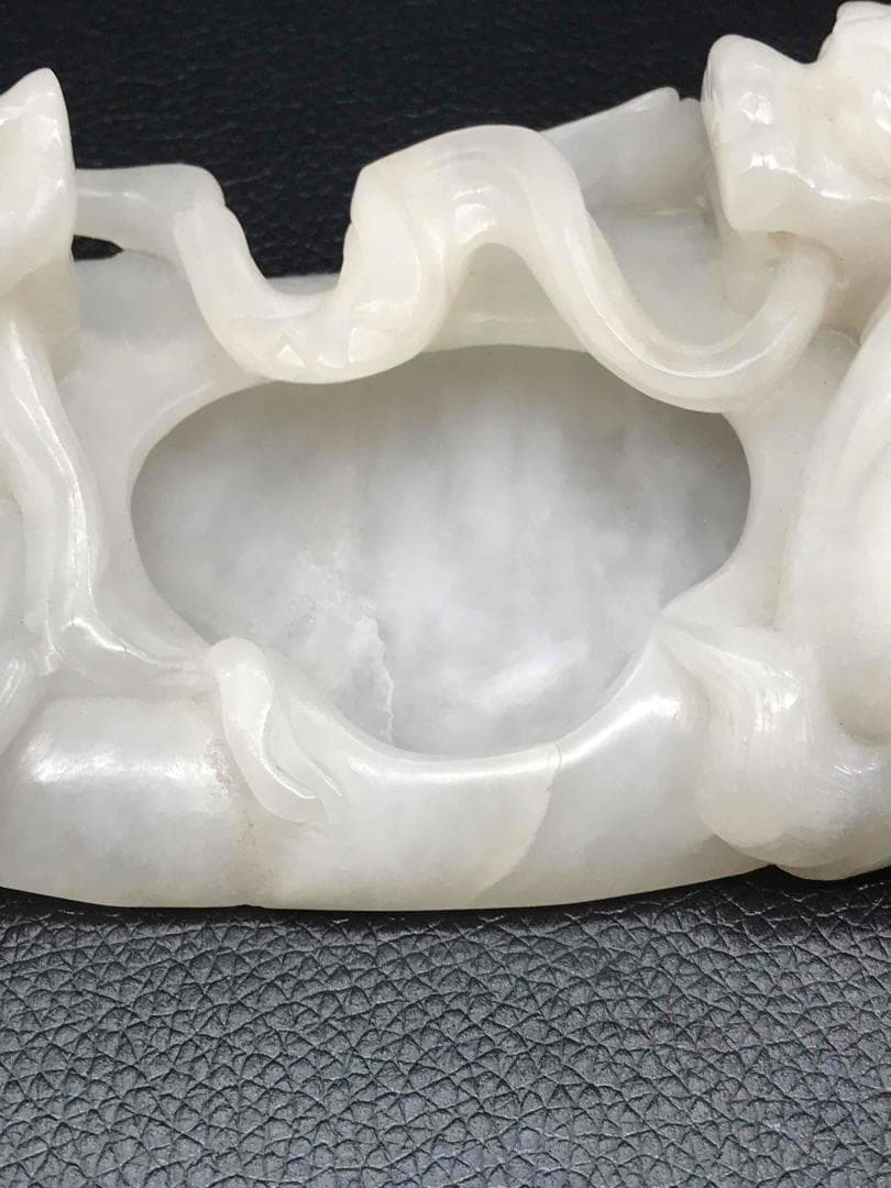 清時代　和田白玉 双神獣獅子彫水洗　白和田玉彫り　水指　水差し　文房(F-29)