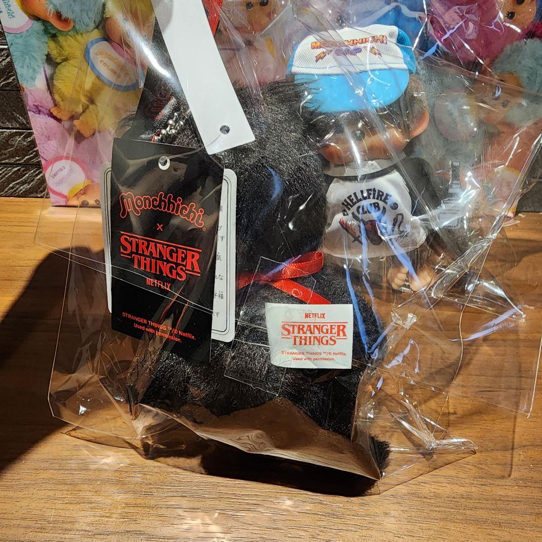 新品未開封　選新発売モンチッチ キーチェーン ストレンジャーシングス コラボ2点