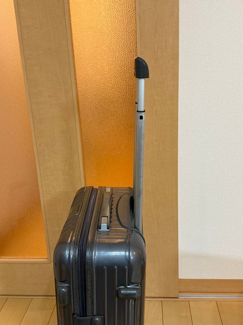 リモワ　RIMOWA サルサデラックス　2輪　32L 機内持込　グレー
