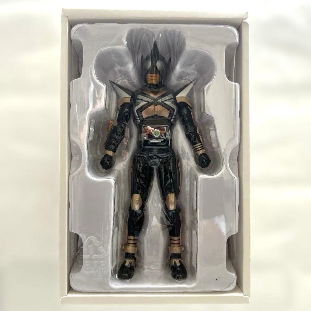 S.H.フィギュアーツ(真骨彫製法) 仮面ライダーパンチホッパー