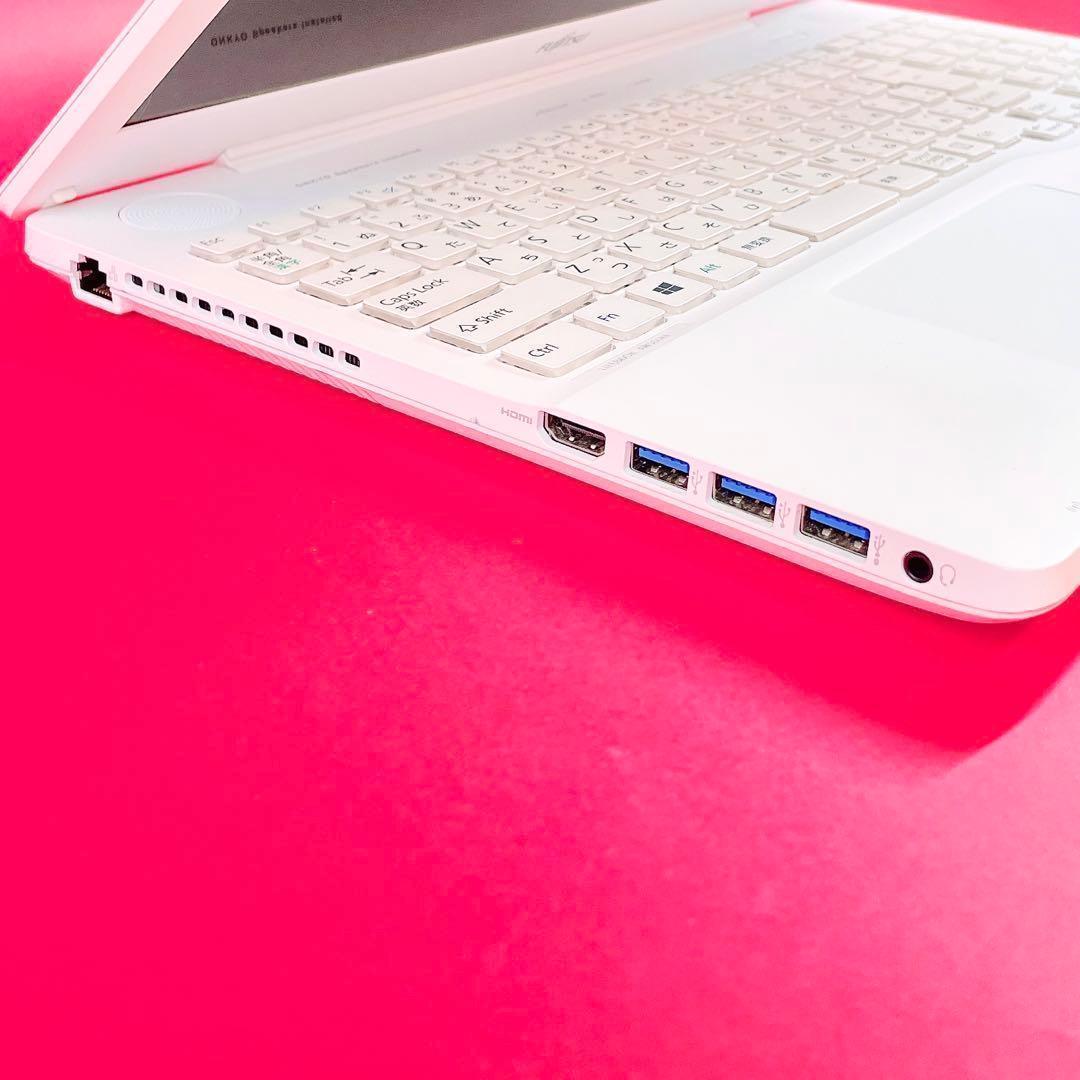 高性能Corei7✨️16GB✨️薄型ノートパソコンおしゃれ白カメラ付きSSD1TB