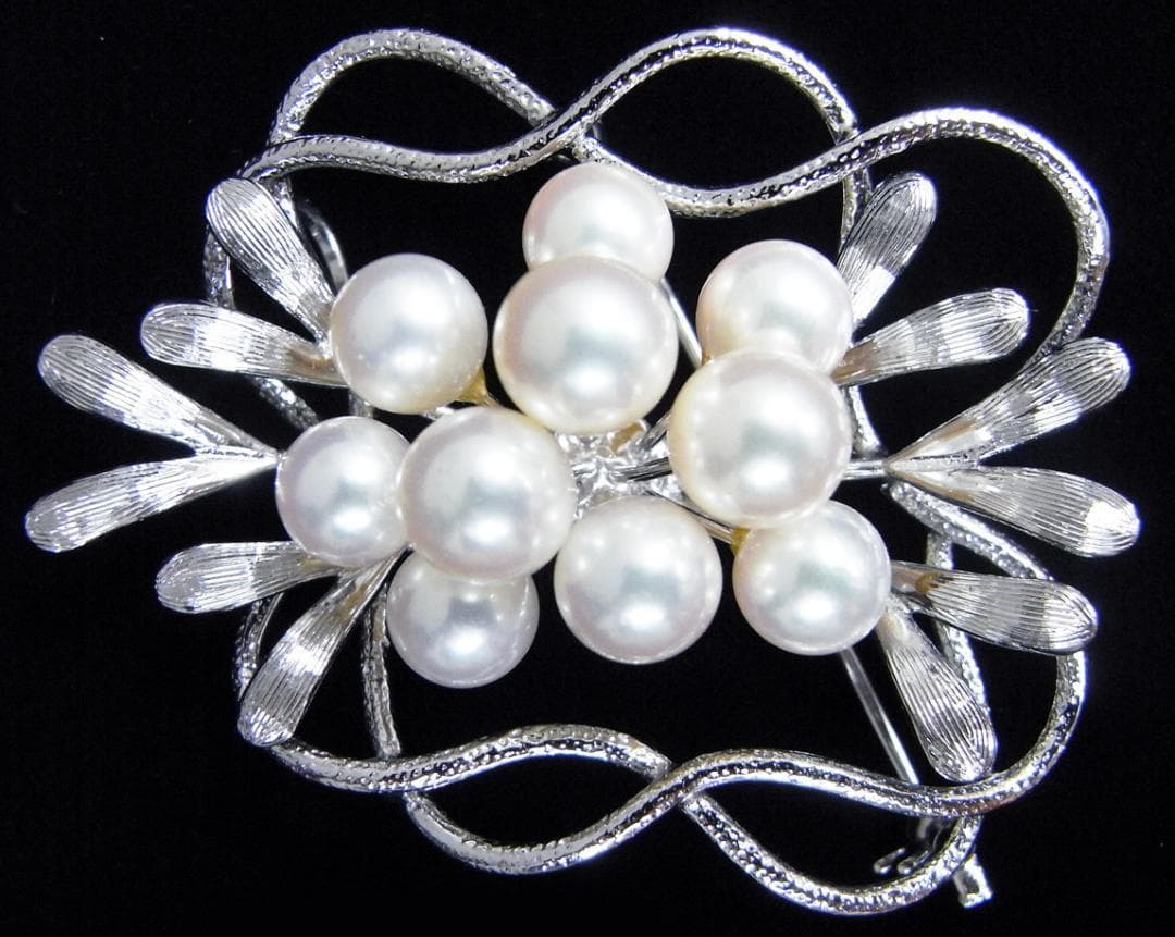 Moon★925シルバー(銀製)★本真珠ブローチ（アコヤ真珠)１０粒