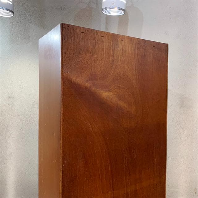 くらげ様■ヴィンテージのチークディスプレイキャビネット（扉収納）