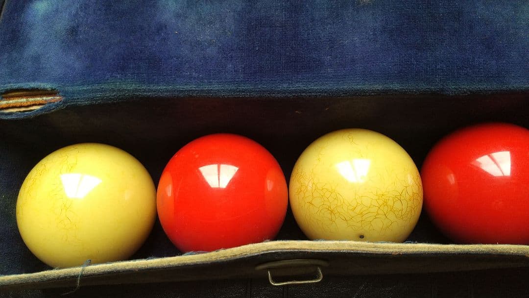 ビリヤード 四つ球