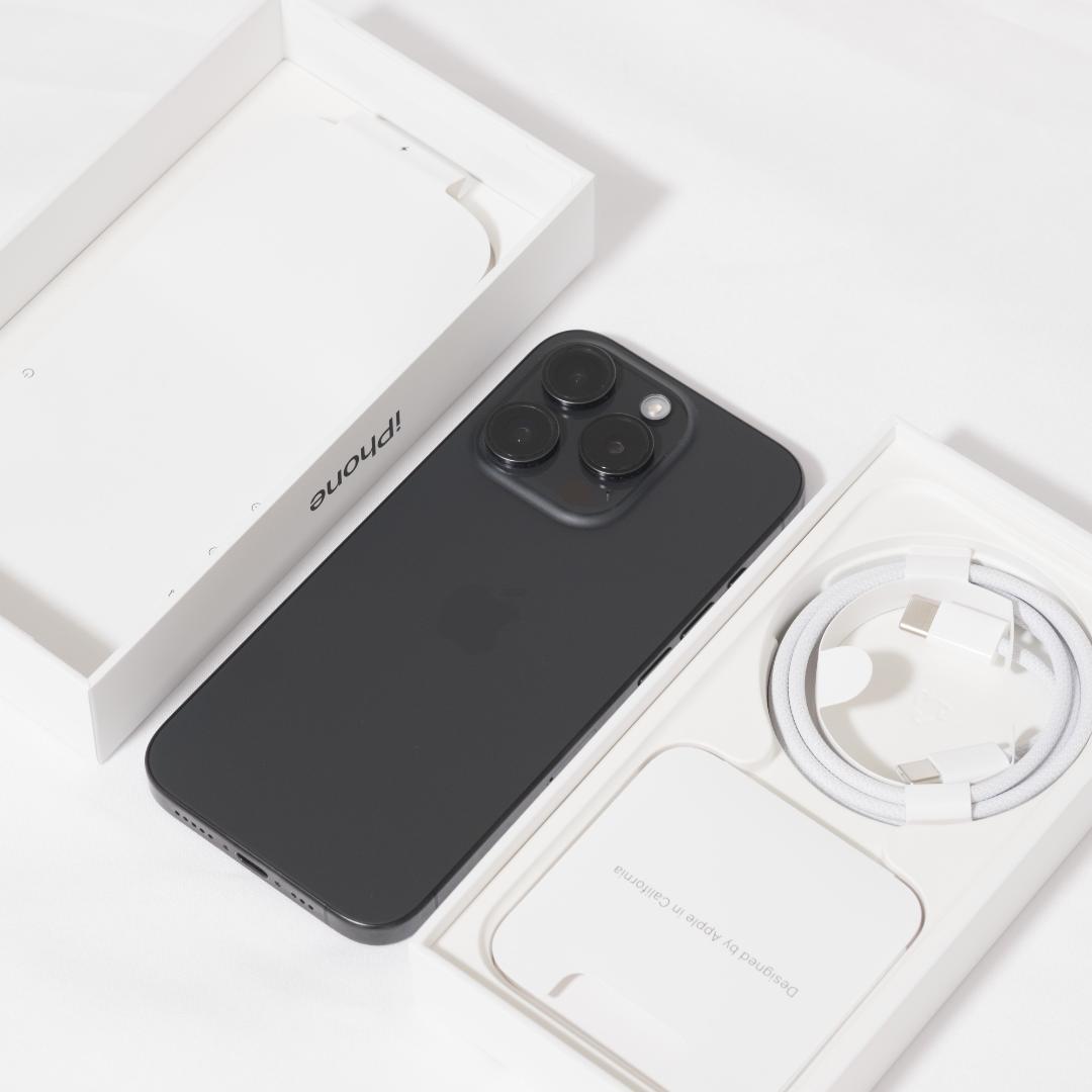 や*ま様 iPhone15 Pro 128GB ブラック 美品