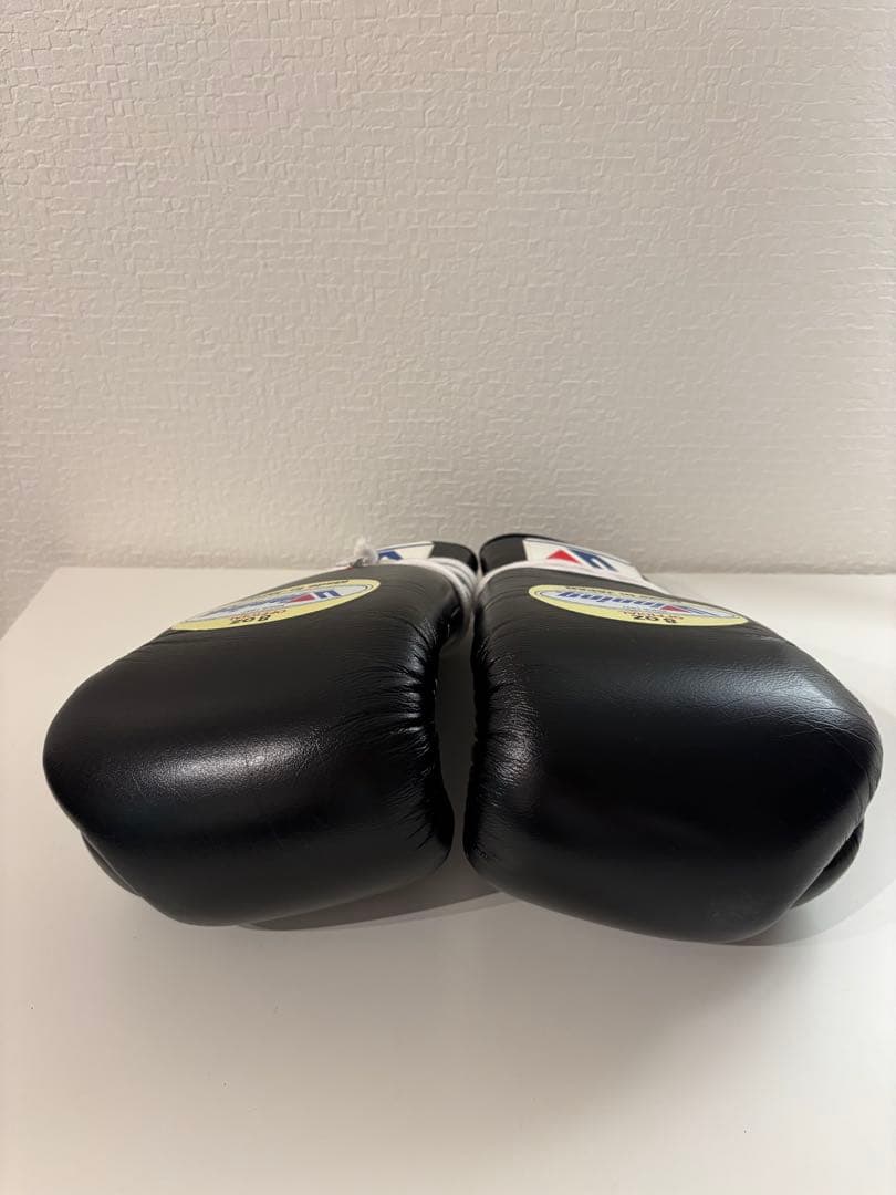 【美品】ウイニング ボクシング グローブ ひも式 8オンス　(プロ試合用)