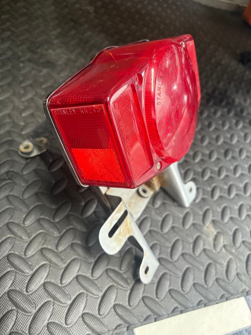 cb750four テールランプ　ブラケット　一式