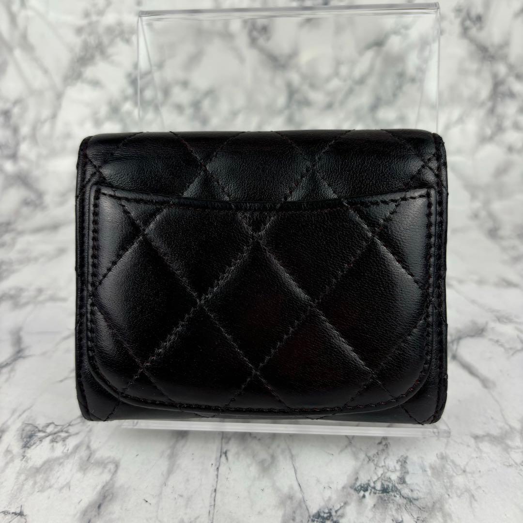 74 CHANEL ケース　マトラッセ　ラムスキン