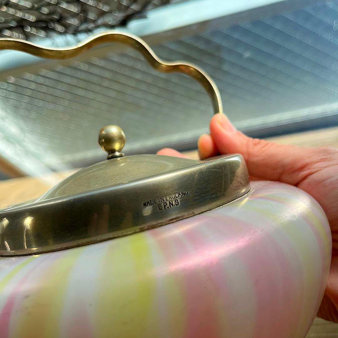 骨董　時代ガラス　パール調ラスター　希少　ドーム型　ビスケットジャー　菓子器