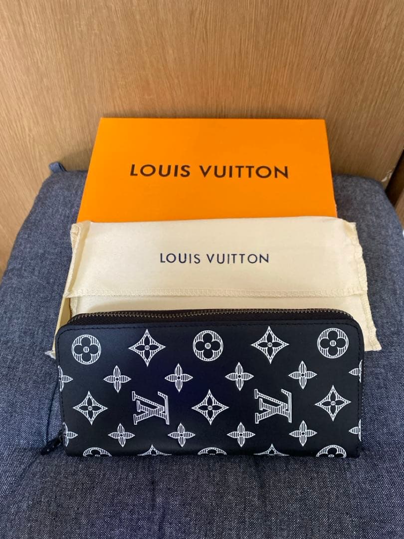 ルイヴィトン長財布 iPhone13 2点セット即購入可