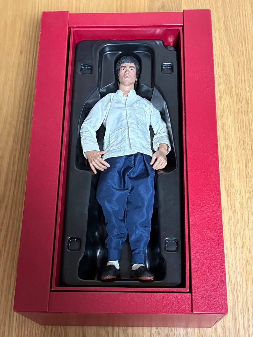 エンターベイ 燃えよドラゴン 龍争虎闘 ブルース リー フィギュア　1/6