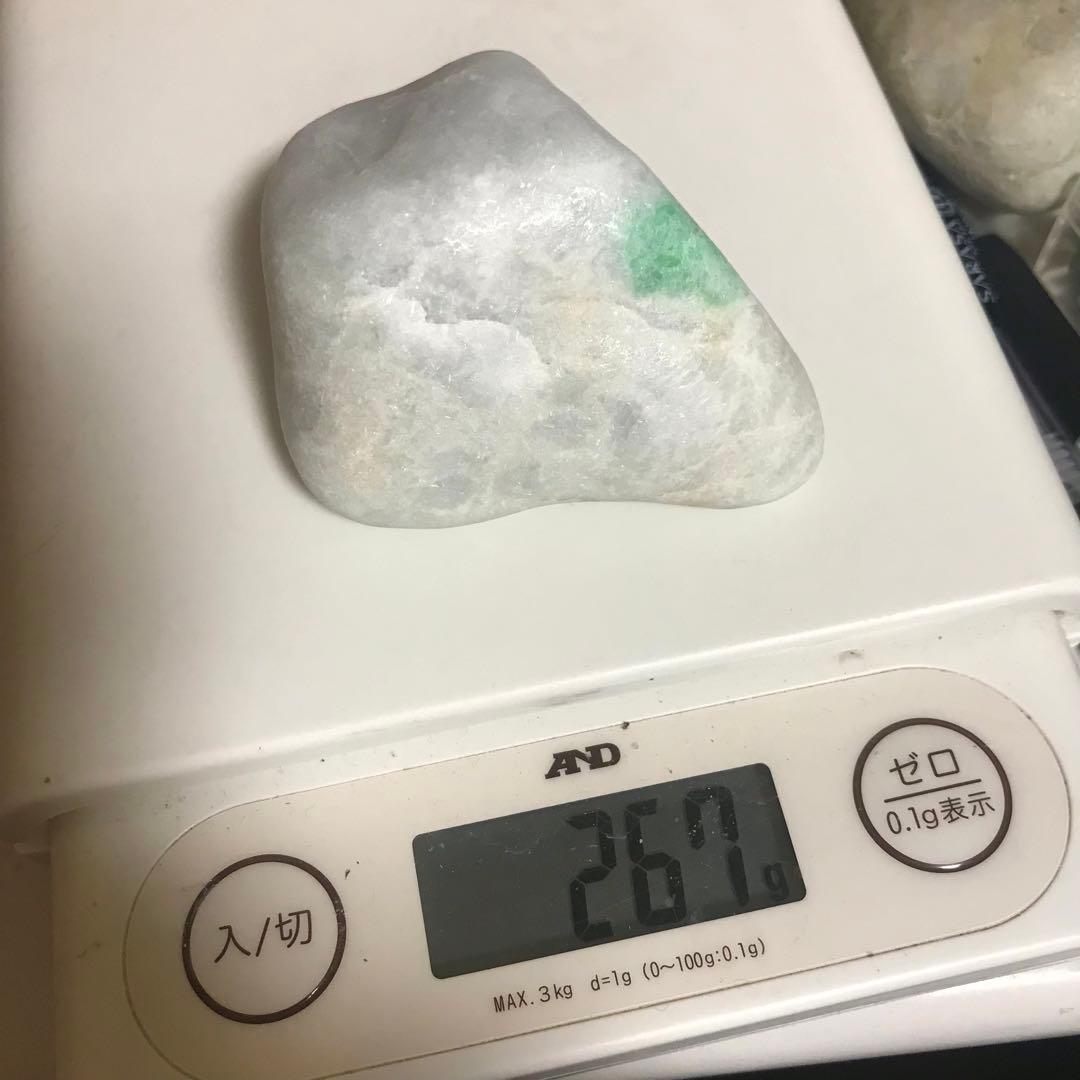 糸魚川翡翠　高透過　白アップルグリーン　大きめ　267g