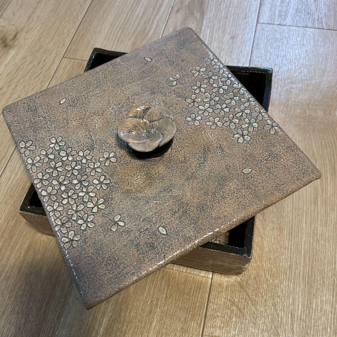 桜模様の陶器