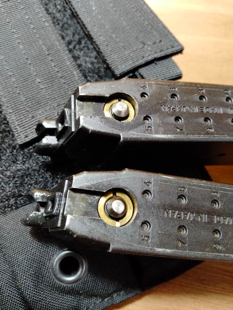 東京マルイ・グロック　ロングマガジン２本【マガジンポーチ付】