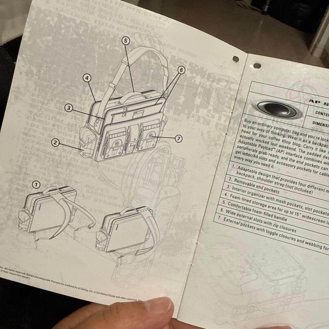 【希少】オークリー　迷彩　カモフラ　ビジネスバッグ　2way 多収納PCバック