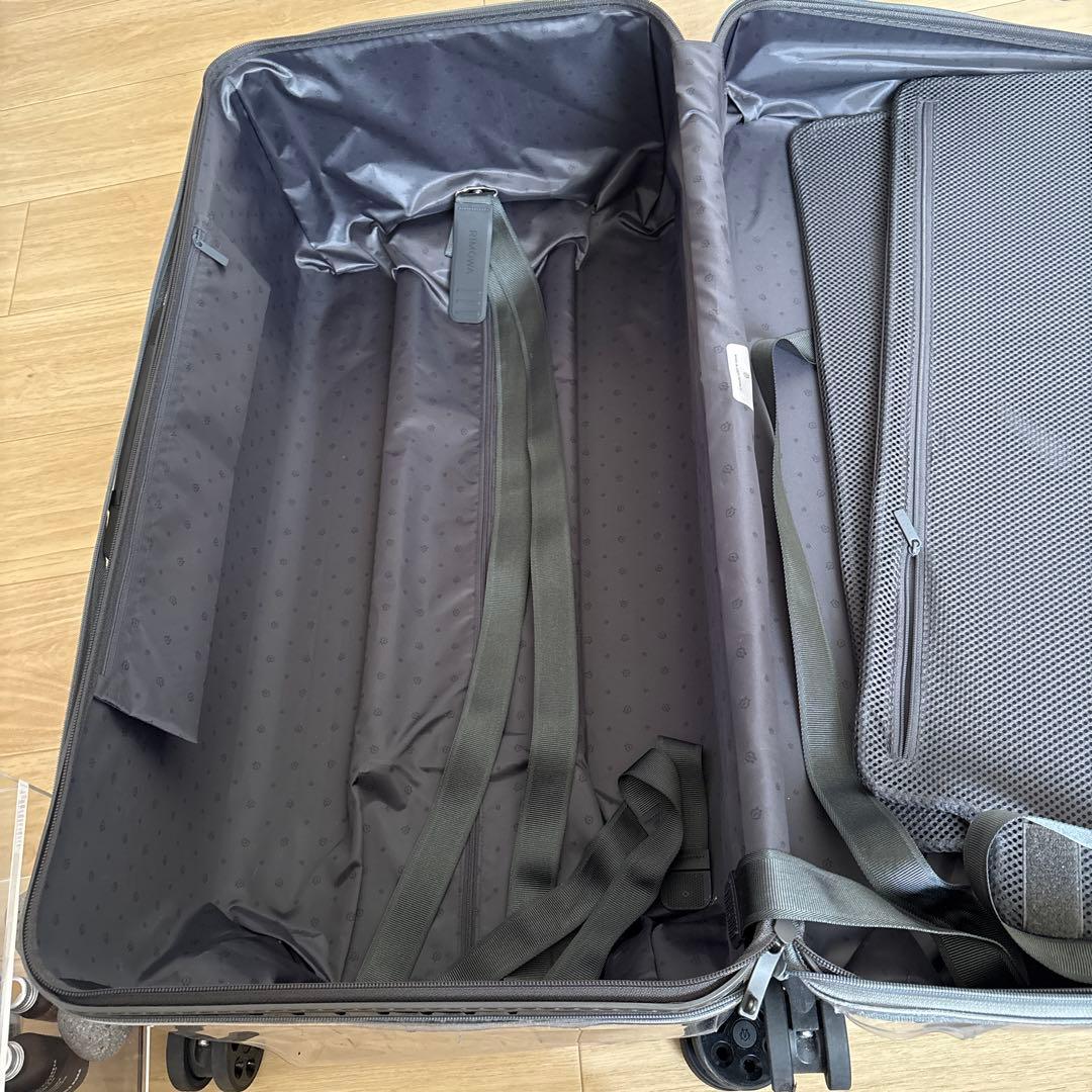 (美品)RIMOWAリモワ　ESSENTIAL トランク プラス キャリーケース