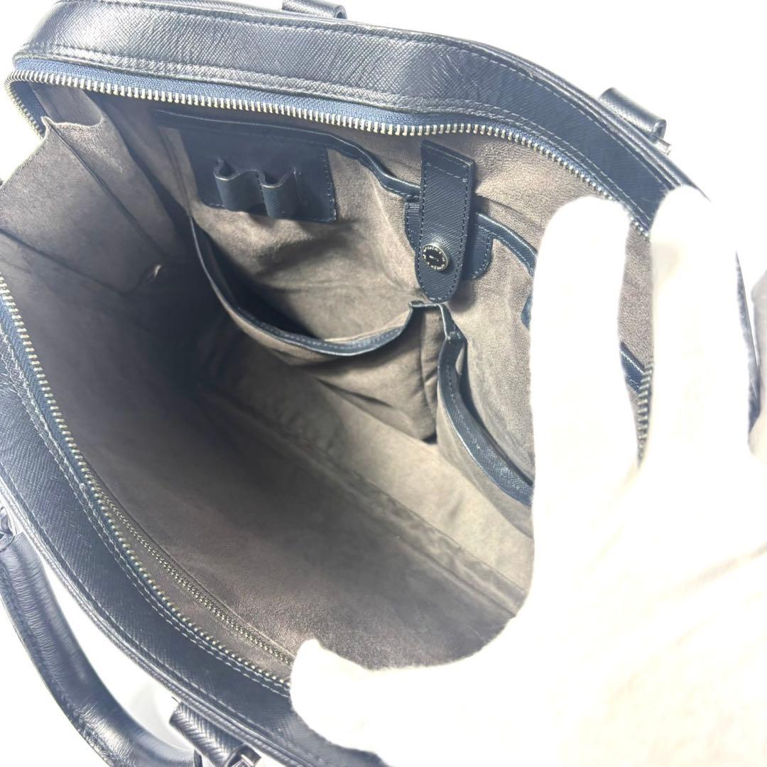 ✨美品✨ペッレモルビダ ビジネスバッグ A4可 キャピターノ ブラック 黒