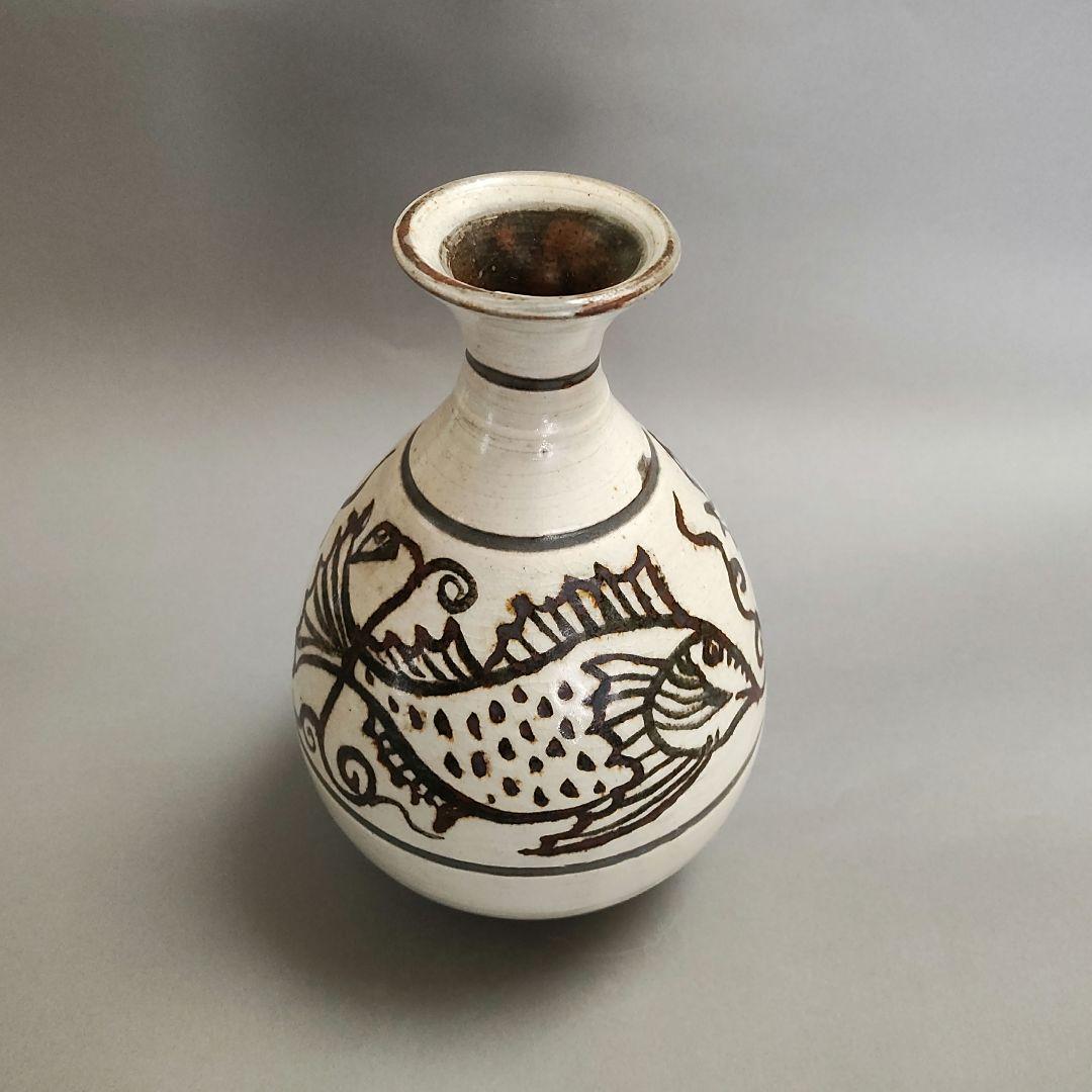 黃圭菫　鶏龍山遊魚文酒瓶　鉄絵徳利　花瓶　花入　李朝